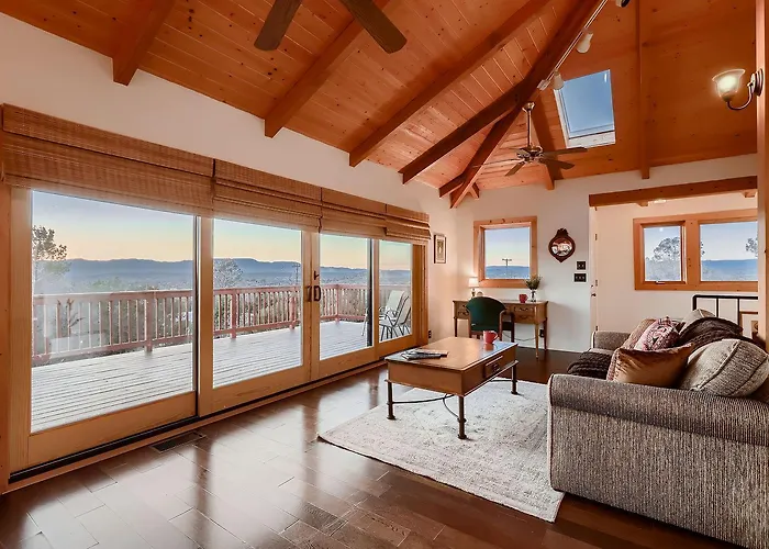 The Scholars House Holiday home Rimrock