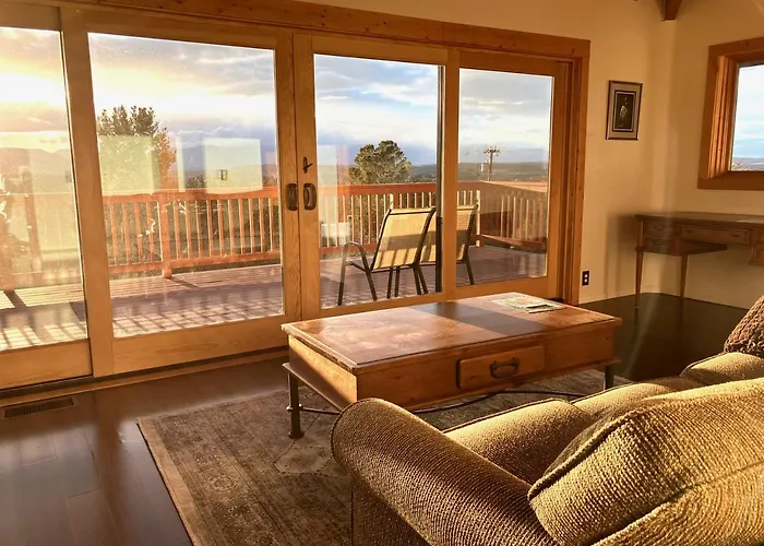 The Scholars House Holiday home Rimrock